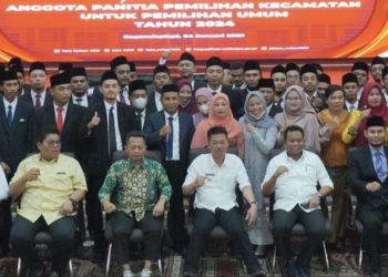 Pelantikan Anggota PPK Pemilu Tahun 2024 Dihadiri Bupati dan Wabup Rohil
