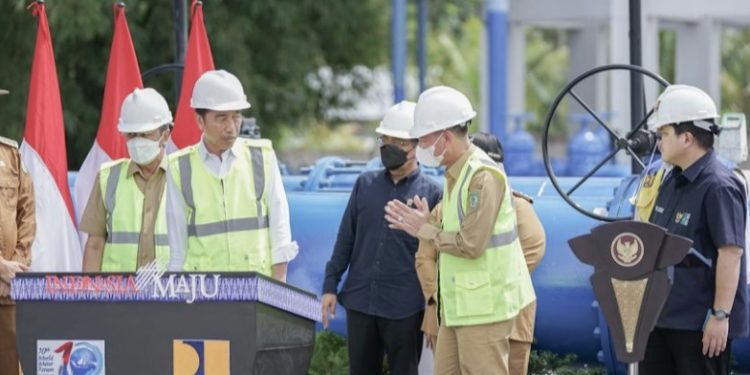 Afrizal Sintong Dampingi Presiden RI Resmikan SPAM Durolis