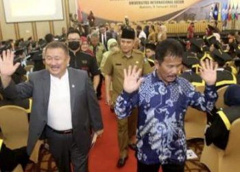 Hadiri Wisuda Sarjana UIB, Walikota Rudi Dorong Lulusan Berfikir Kreatif