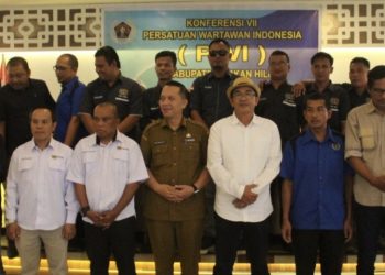 Buka Konferensi VII PWI, Bupati Rohil: Cegah Hoaks Dengan Karya Jurnalisitik Berkualitas