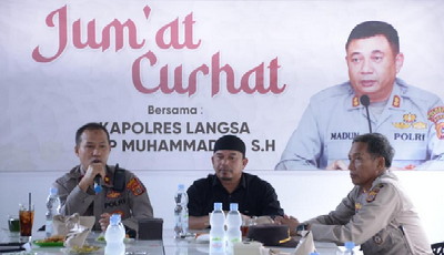 Bertempat di Habibie Kupi, Wakapolres Langsa, Pimpin Jumat Curhat Bersama Masyarakat Gampong