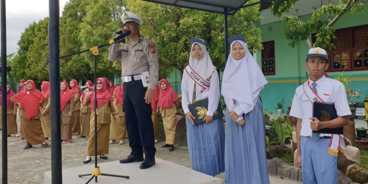 SMA Negeri 2 Tanah Putih Terima Edukasi Tertib Berlalu Lintas Dari Satlantas Polres Rohil