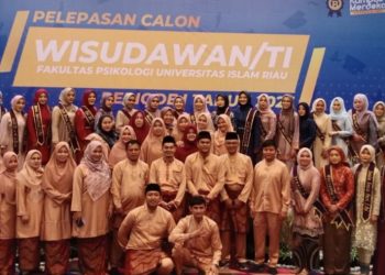 Dekan Psikologi UIR Sampaikan Ucapan Terima Kasih Kepada Orang Tua Wisudawan