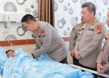 Kapolda Riau Irjen Mohammad Iqbal Jenguk Kapolda Jambi