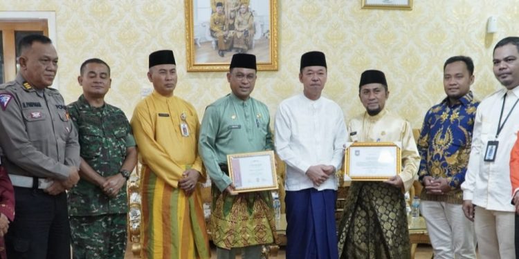 Afrizal Sintong Terima 2 Penghargaan Dari Dirjenpol dan Adipsi