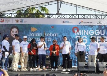 Dihadiri Ribuan Peserta, Bupati Rohil Lepas Jalan Sehat Bersama BUMN