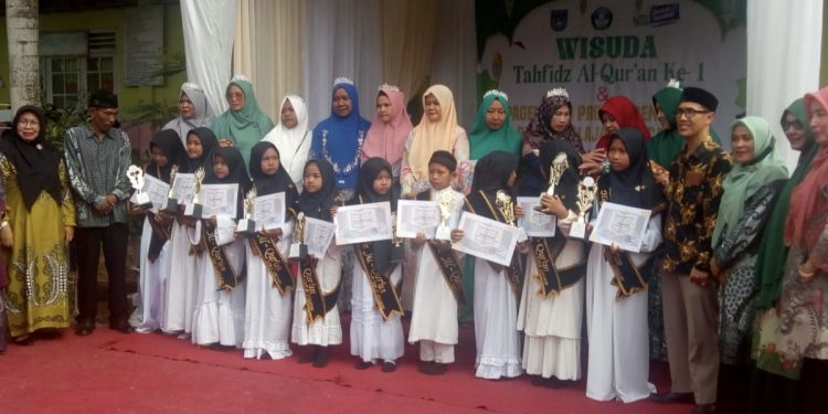 SD N 2 Seulalah Wisuda Siswa Tahfidz Al- Qur’an ke – 1