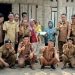 Kades Tiyuh Terang Mulya dan BPT Berikan Bantuan ke Warga Yang Rumahnya Tersambar Petir