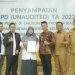 Afrizal Sintong Serahkan LKPD Unaudited ke BPK Riau
