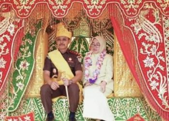 Kunjungan Kerja ke Rohil, Kajati Riau Disambut Secara Adat