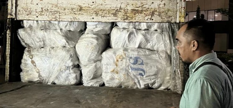 Kejari Tembilahan Terima Penyerahan Tersangka dan Bb Dari Ditkrimsus Polda Riau 