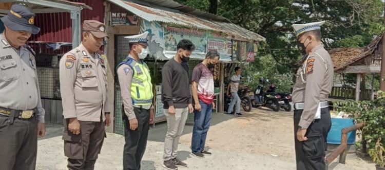 Polsek Tualang Gelar Pengamanan Mandi Balimau Desa Pinang Sebatang 
