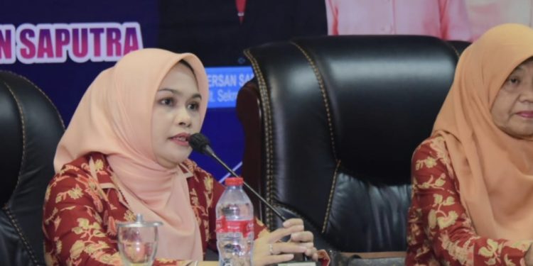 Acara Arisan Bualanan Dipimpin Ketua DPW Ira Vendriyani 