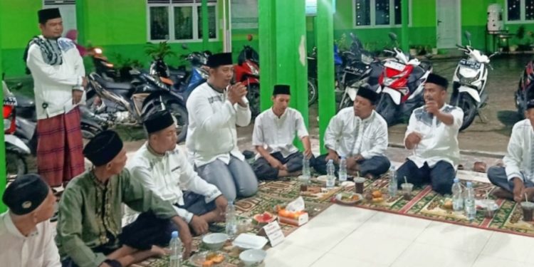 Safari Ramadhan, Bhabinkamtibmas Pinang Sebatang Timur Sampaikan Pesan Kamtibmas