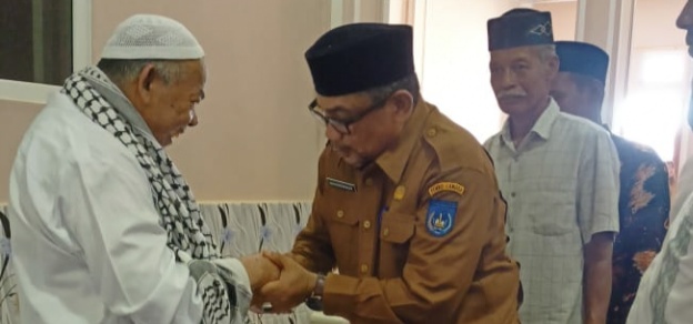 Penjabat Walikota Langsa Takjiyah Ke Rumah Abu Paya Pasir Di Aceh Timur