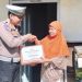 Berbagi Sesama, Polsek Tualang Serahkan Paket Sembako ke Warga Kurang Mampu