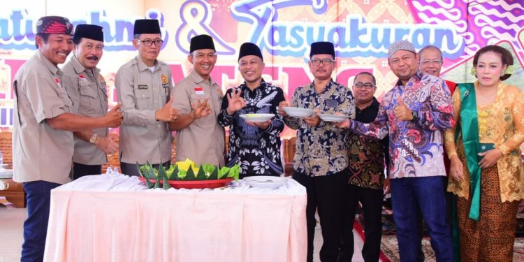 Silaturahmi dan tasyakuran atas satu tahun berdirinya IKB Jateng Riau.