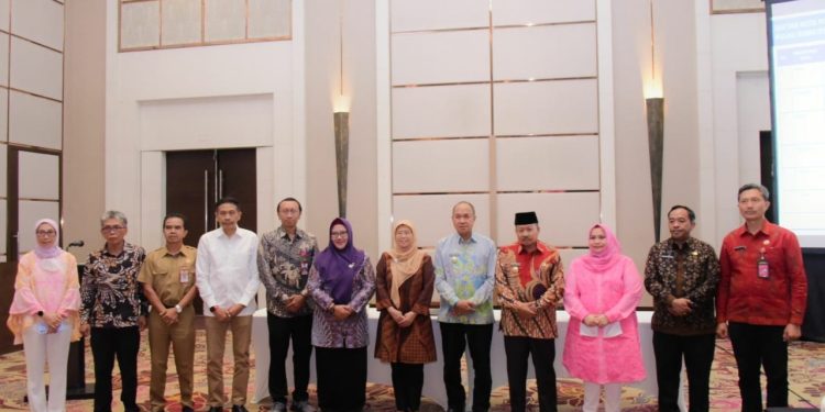 Kasmarni Serahkan (Ranperkada) Rencana Detail Tata Ruang (RDTR) ke Kementerian Agraria dan Tata Ruang/Badan Pertanahan Nasional (ATR/BPN) 