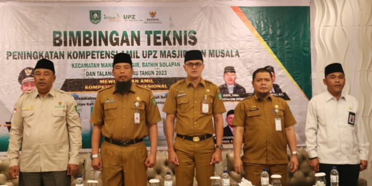 Foto bersama pada kegiatan Bimtek Kompetensi Amil UPZ Masjid dan Mushalla di Duri.