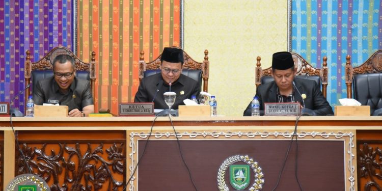 Wakil Ketua DPRD Sofyan, Bupati Kabupaten Bengkalis menjawab Pandangan Umum Fraksi-Fraksi DPRD terhadap Laporan Keterangan Pertanggungjawaban TA 2022