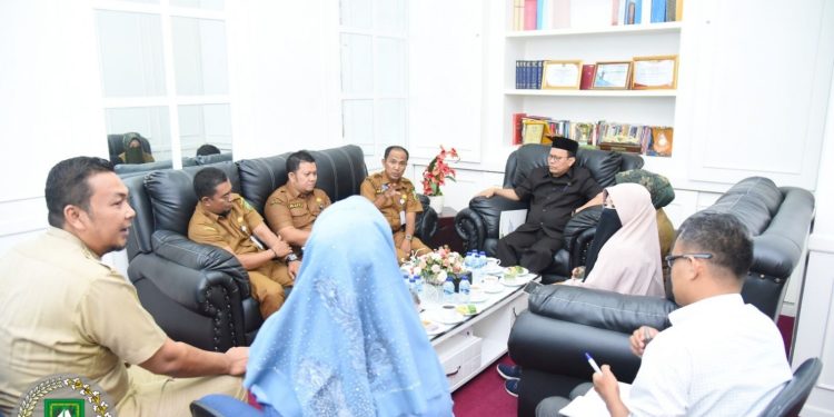 Ketua DPRD H. Khairul Umam Saat Menerima Kunjungan Samsat Bengkalis