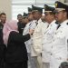 Bupati Bengkalis Kasmarni ketika menyaksikan penandatanganan berita acara usai pengambilan sumpah dan pelantikan Kepala Sekolah se Kabupaten Bengkalis, di Gedung Bathin Betuah Kantor Camat Mandau