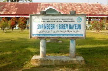Bendera Merah Putih Tidak Ada di SMPN 1 Birem Bayeun, Aceh Timur
