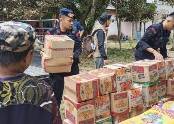 Batalyon C Pelopor Satbrimobda Riau Salurkan Bantuan Sembako, Donasi Hingga ke Desa 