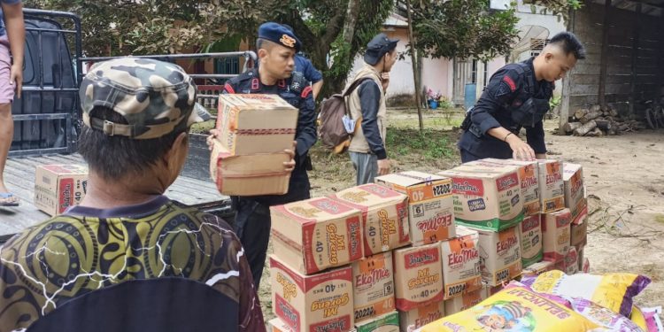 Batalyon C Pelopor Satbrimobda Riau Salurkan Bantuan Sembako, Donasi Hingga ke Desa 