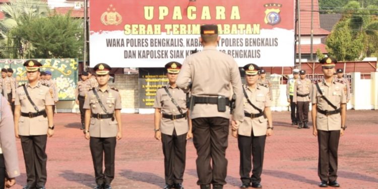 Kapolres Bengkalis Pimpin Upacara Sertijab Wakapolres, Kabag Ren dan Kapolsek 