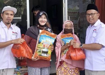 Peduli Sesama AETI Salurkan Paket Sembako Ke Warga Pangkalpinang