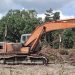 Buka Lahan Dikawasan Hutan Lindun, Warga Dendang Gunakan Alat Berat