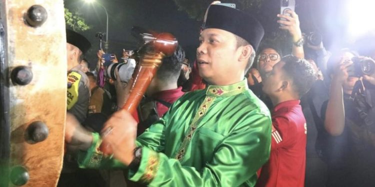 Sekdako Dampingi Pj Wako Pekanbaru Lepas Ribuan Warga Pawai Takbiran
