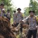 Satgas Polres Bengkalis Berjibaku Bantu Padamkan Karhutla di Wilayah Dumai 