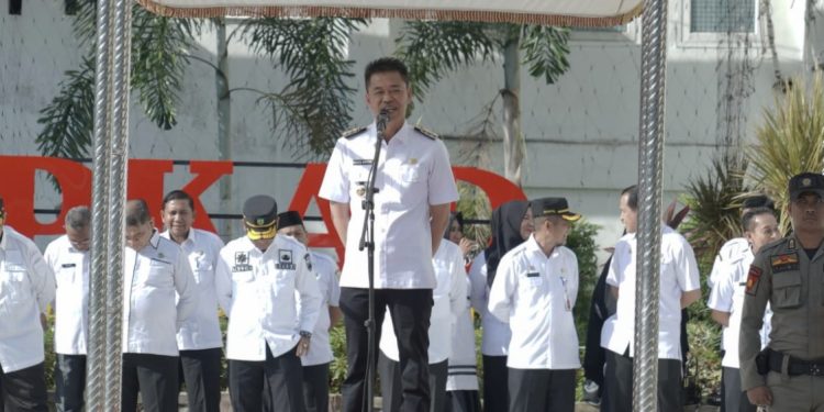 Bupati Rohil Minta ASN Tingkatkan Kinerja Saat Upacara dan Halalbihalal