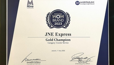 JNE Raih Penghargaan Gold Champion Kategori Courier Service Indonesia WOW Brand 2023