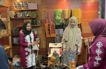 Produk Kerajinan Aceh Laris Manis di Expo Nasional Dekranas