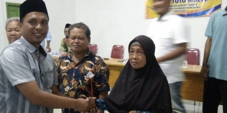 PemDes Toto Mulyo Salurkan BLT Kepada 26 KPM
