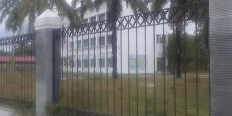 Warga Gampong Meurandeh Minta Unsam Buka Pintu Dekat Fakultas Ekonomi