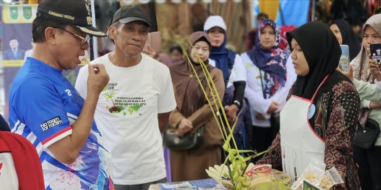 Peringati HPN, Diskop dan UKM Inhil Gelar Lomba Makananan Berbahan Kelapa
