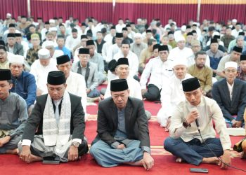 Bupati Rohil Bersama Forkopimda Sholat Idul Adha di Masjid Agung Al Ikhlas 
