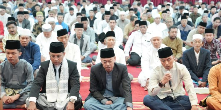 Bupati Rohil Bersama Forkopimda Sholat Idul Adha di Masjid Agung Al Ikhlas 