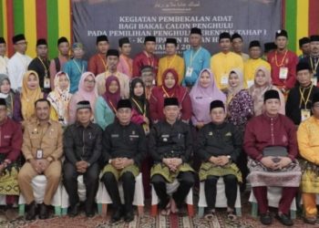 Buka Pembekalan Adat, Bupati Rohil Ajak Calon Penghulu Tidak Lakukan Money Politik