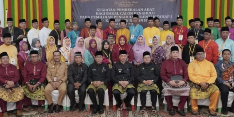 Buka Pembekalan Adat, Bupati Rohil Ajak Calon Penghulu Tidak Lakukan Money Politik