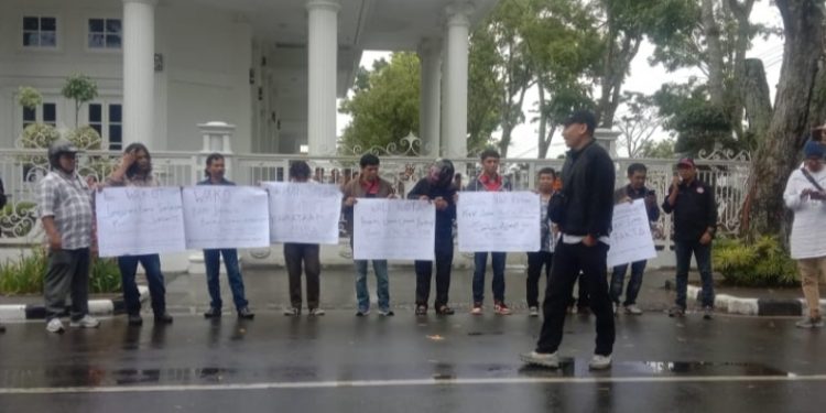 Aksi Solidaritas Pers Bukitinggi Agam Mengecam Pernyataan Walikota 