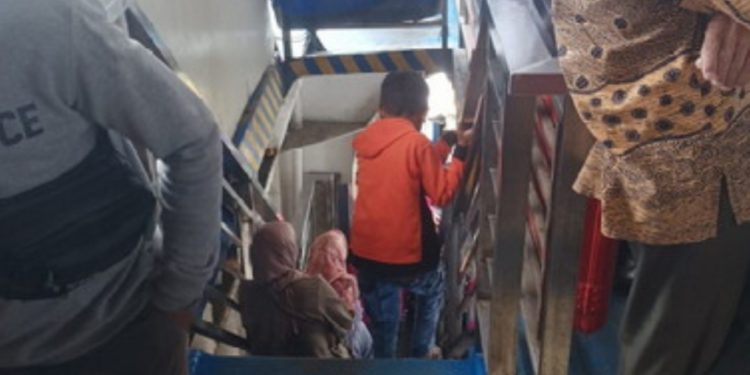 Fasilitas Ferry Penyeberangan Bengkalis Memperihatikan, Penumpang Kecewa
