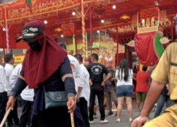 DLH Rohil Sedia 600 Petugas Kebersihan Selama Ritual Bakar Tongkang