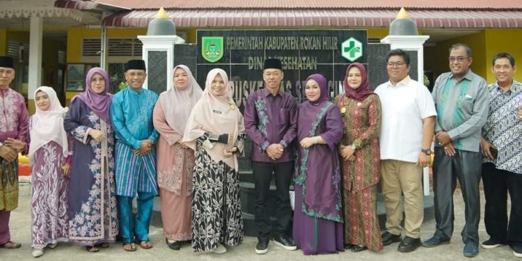 Bupati Rohil Berkunjung ke Puskesmas dan Kantor Camat Tanah Putih 