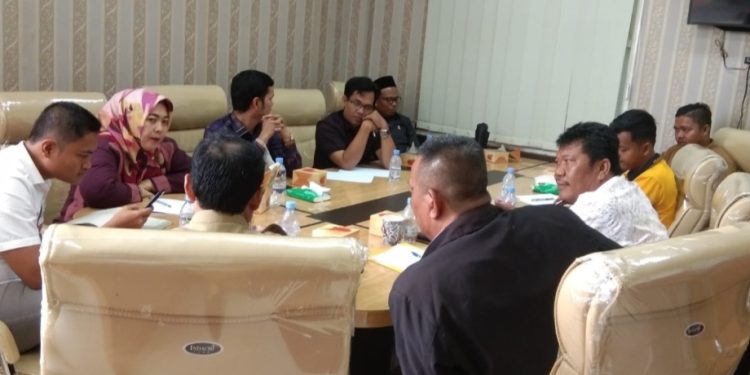 Komisi D DPRD Rohil Audensi Dengan Dinas Tenaga Kerja