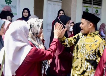 Bagus Santoso Gembleng Mahasiswa KKN Tafaquh Fiddin Dumai